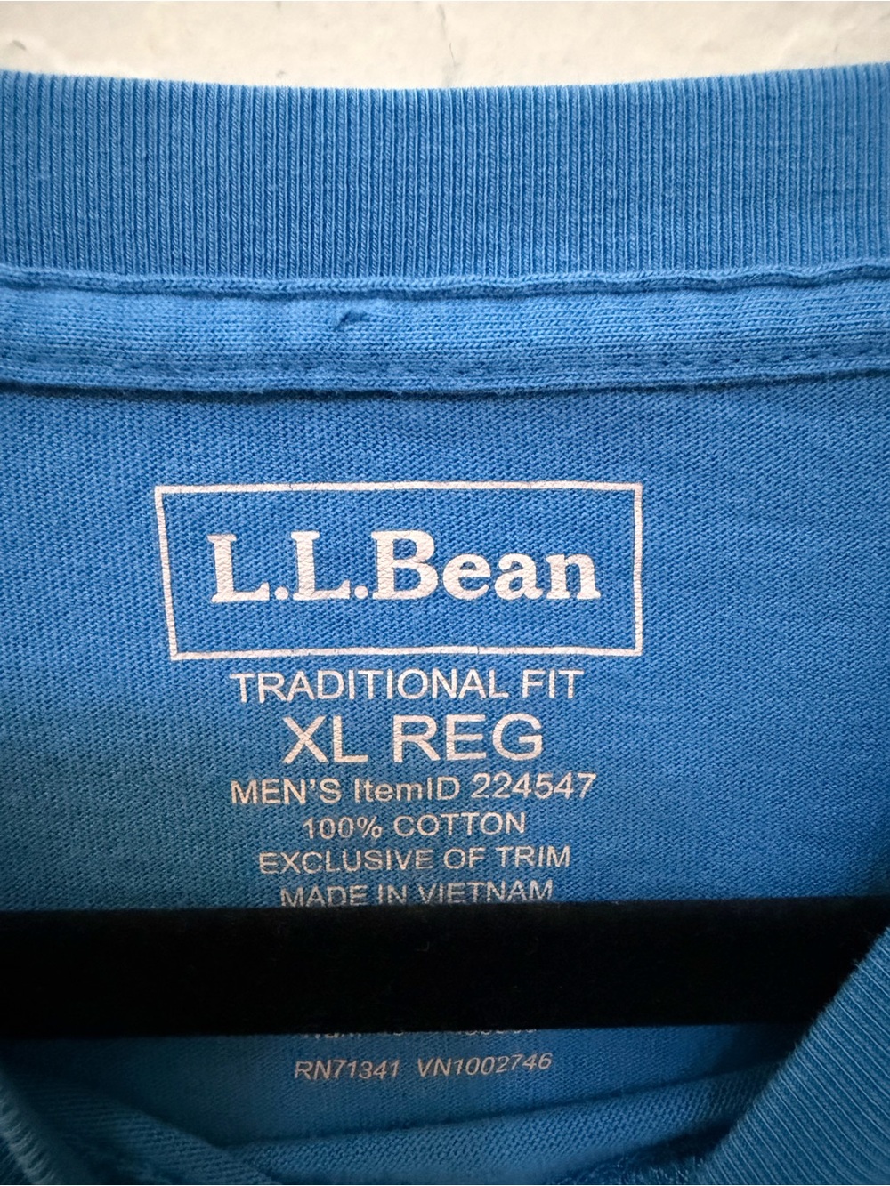 L.L. Bean Men's Short Sleeve Crewneck T-Shirt — Sky Blue - Picture 2 of 3